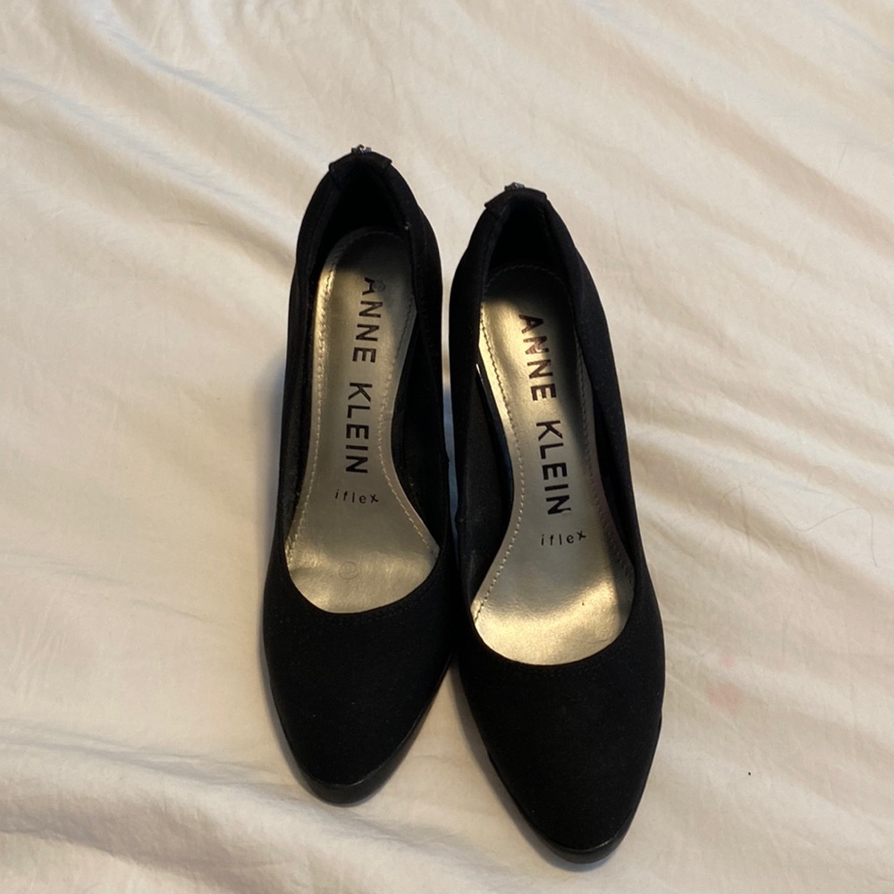 Anne Klein pumps. Perfect for dressing up!